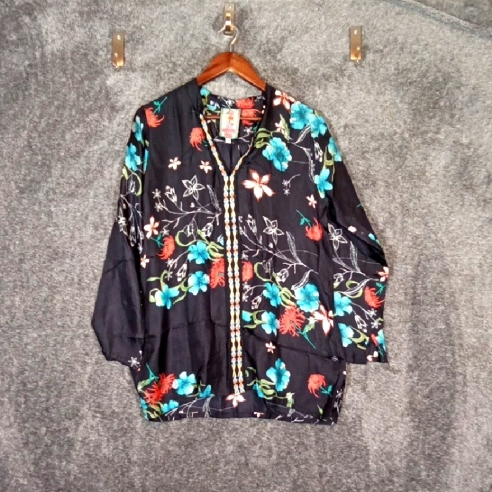Johnny Was Black Floral Blouse Tunic Silk Embroider Trim Vacation Resort Womens